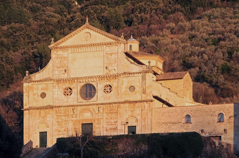 Hotel Athena Spoleto Exterior photo